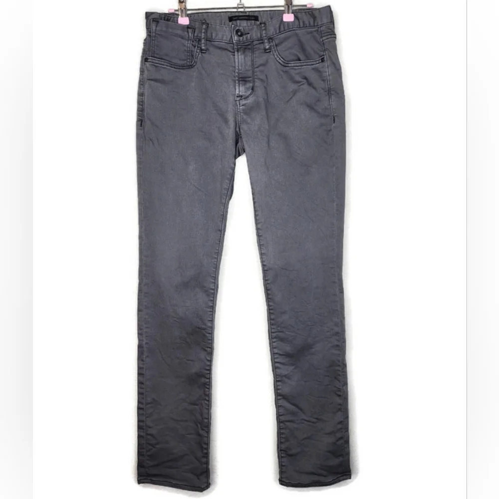 John Varvatos Bowery Straight Fit Jeans in Shark Size 30